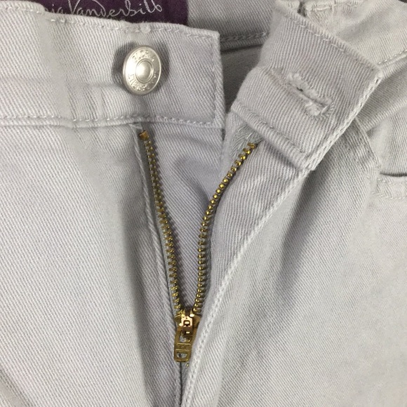 Gloria Vanderbilt “Amanda” light grey jeans - Picture 3 of 8